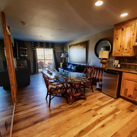 ホテル The Retreat On Charleston Peak Mount Charleston エクステリア 写真