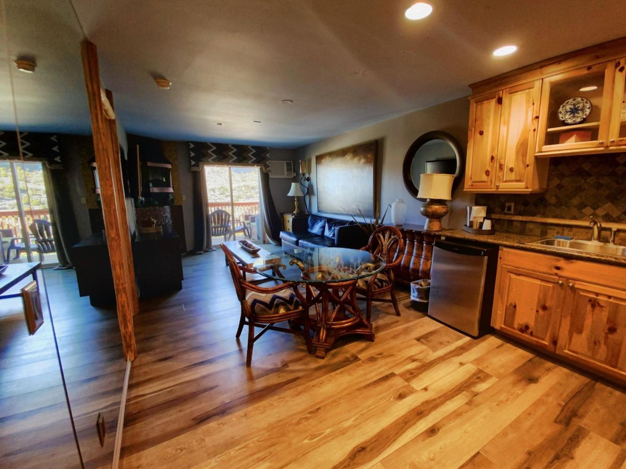 ホテル The Retreat On Charleston Peak Mount Charleston エクステリア 写真