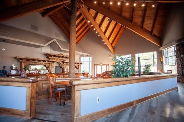ホテル The Retreat On Charleston Peak Mount Charleston エクステリア 写真